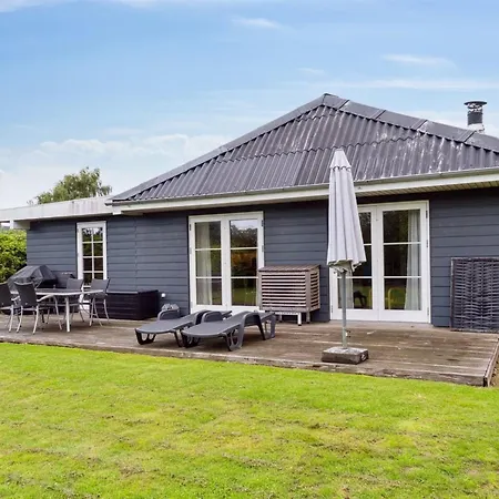 Thala - 150m From The Sea By Interhome *