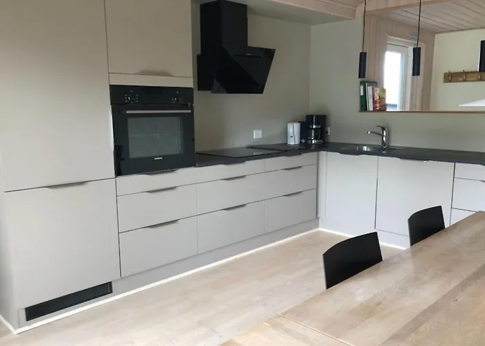 Thala - 150m From The Sea By Interhome